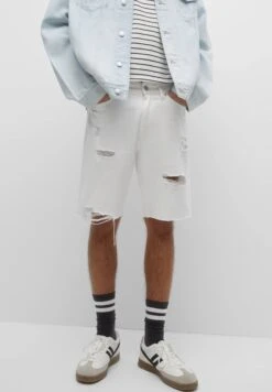 PULL & BEAR Bermuda With Ripped Legs - Shorts Di Jeans - White Denim
