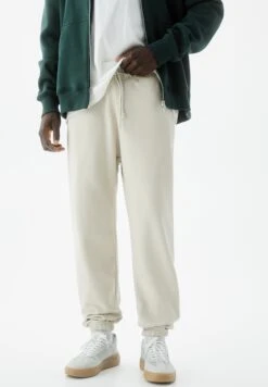 PULL & BEAR Standard FitJoggersPantaloni SportiviBeige Uomo Pantaloni Sportivi E Joggers PUC22E0F5-B11
