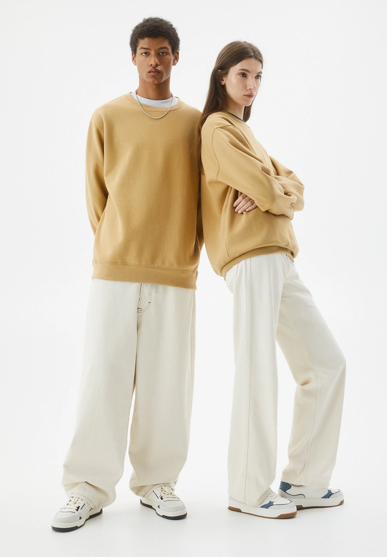 PULL & BEAR Basic Coloured Round NeckFelpaOchre Uomo Maglieria E Felpe PUC21009K-O11 1 PULL & BEAR Basic Coloured Round NeckFelpaOchre Uomo Maglieria E Felpe PUC21009K-O11