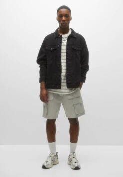 PULL & BEAR Bermuda With Multiple PocketsShortsStone Uomo Bermuda PUC22F0D2-C11 -Pull & Bear bf2964a1386045cd9a23780c64f491cb