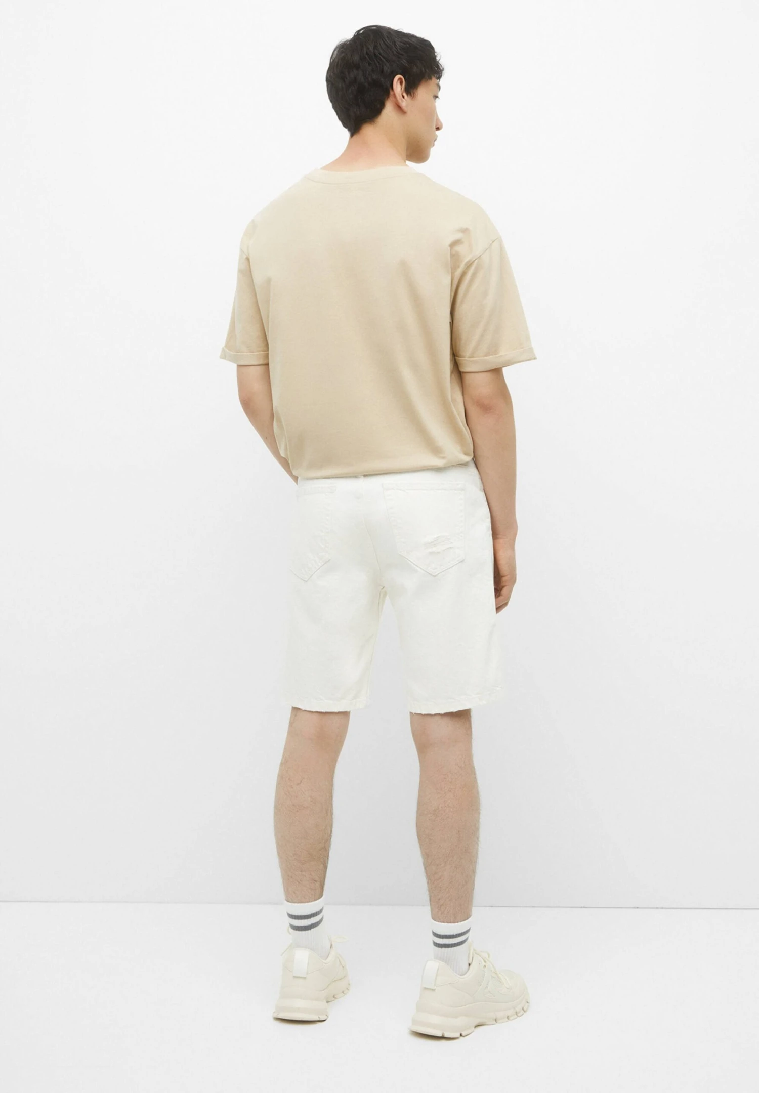 PULL & BEAR Ripped Bermuda- Shorts Di Jeans - White 3 PULL & BEAR Ripped Bermuda- Shorts Di Jeans - White - immagine 3