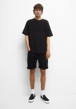 PULL & BEAR Bermuda With Turn-Up Hems - Shorts Di Jeans - Black -Pull & Bear c41cf13d6b0b4b0aafa9a7c31d9b2d6f