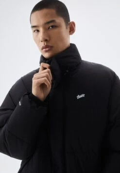 PULL & BEAR Stwd PanelledPufferGiacca InvernaleBlack Uomo Giacche PUC22T0T3-Q11 -Pull & Bear c63778cd55964e03b0c7742d2c4897d8