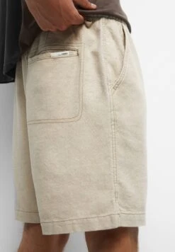 PULL & BEAR Rustic Bermuda TrunksShortsBeige Uomo Bermuda PUC22F0D4-B11 -Pull & Bear c682e3fd053e4b8e887e9837cd28a55b