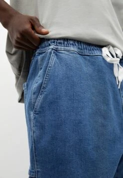 PULL & BEAR Basic Pantaloni SportiviBlue Denim Uomo Pantaloni PUC22E0EQ-K12 -Pull & Bear c6abcb63b1a14658844a76248c224de0