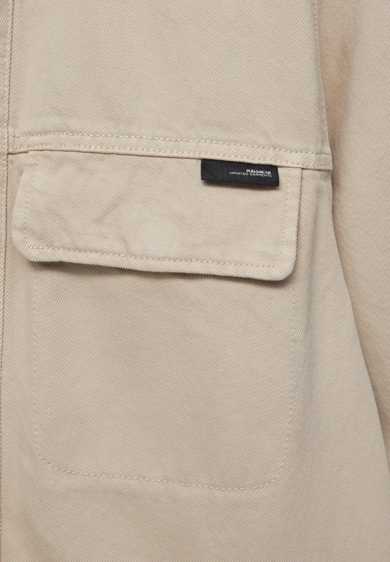 PULL & BEAR BasicTruckerGiacca LeggeraSand Uomo Giacche PUC22T0SQ-B11 7 PULL & BEAR BasicTruckerGiacca LeggeraSand Uomo Giacche PUC22T0SQ-B11 - immagine 7