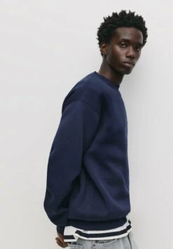 PULL & BEAR ROUND NECK - Felpa - Dark Blue -Pull & Bear c85ed0bc762b4d2a972946d47c1075ac