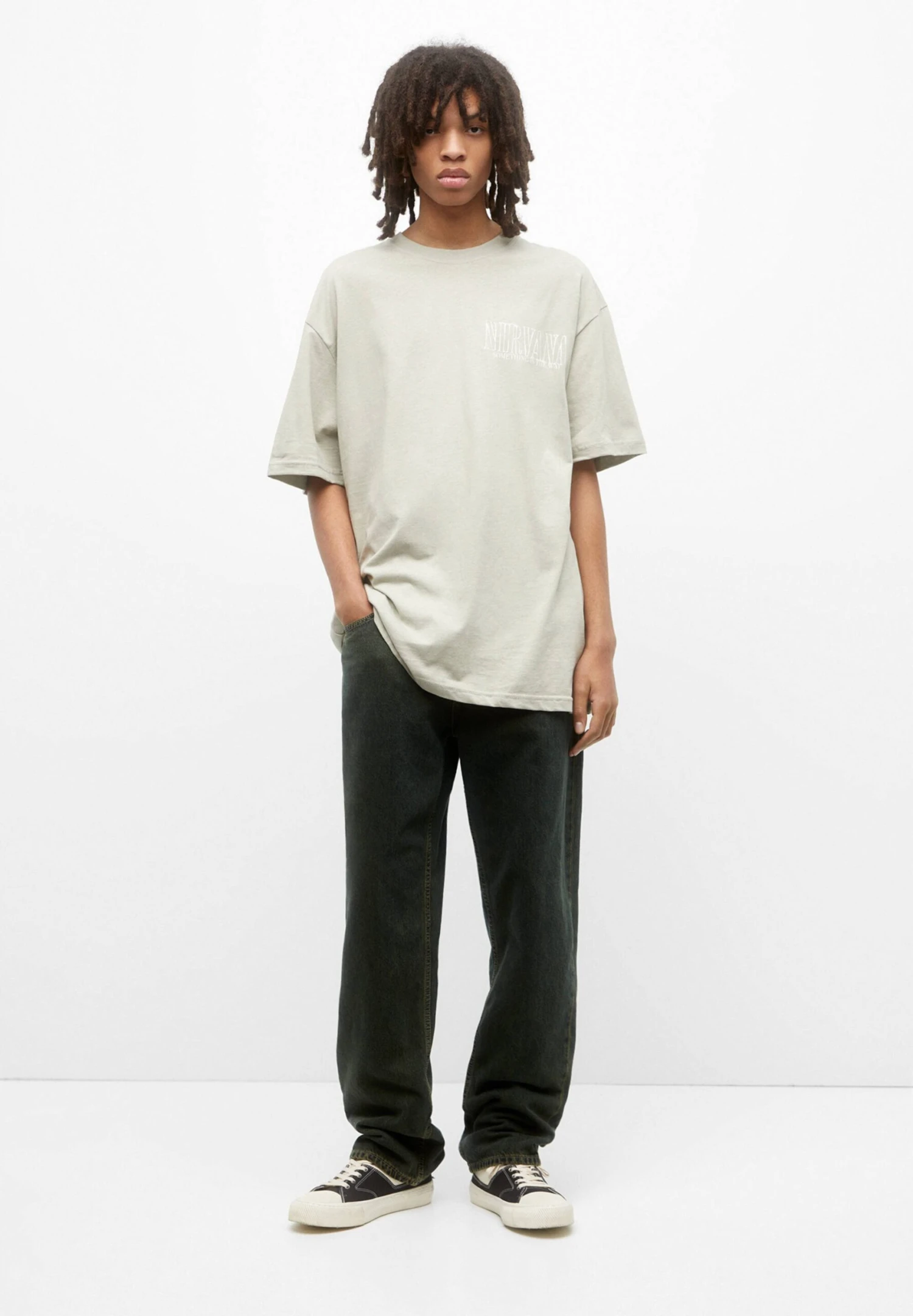 PULL & BEAR NirvanaT-Shirt Con StampaKhaki Uomo T-shirt E Polo PUC22O1NO-N11 2 PULL & BEAR NirvanaT-Shirt Con StampaKhaki Uomo T-shirt E Polo PUC22O1NO-N11 - immagine 2