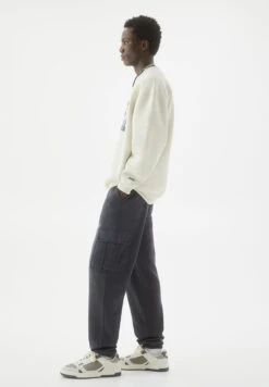 PULL & BEAR JoggersPantaloni CargoBlack Uomo Pantaloni PUC22E0F0-Q11 -Pull & Bear c8d4680273e8431d8c37c7b09eab25fc