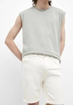 PULL & BEAR Faded BermudaShorts Di JeansBeige Uomo Bermuda PUC22F0CG-B11 -Pull & Bear c948c273f4ed44d0b5ae4bb79aac4c43