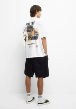 PULL & BEAR Staten Island- T-Shirt Con Stampa - White -Pull & Bear ca8b0c673041433aa629e243abebcc6e
