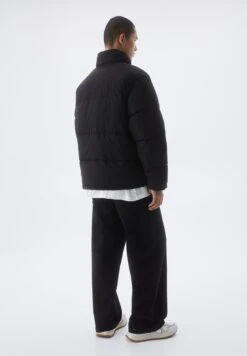 PULL & BEAR Stwd PanelledPufferGiacca InvernaleBlack Uomo Giacche PUC22T0T3-Q11 -Pull & Bear cb664cc295ba4f26b63f2a7f6cd6d782