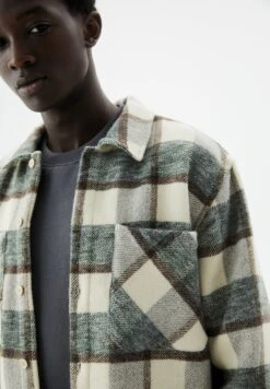 PULL & BEAR Long Sleeve Checked CamiciaLight Green Uomo Camicie PUC22D0KJ-M11 -Pull & Bear cc6191f367944cf9be2ed5f04180c42e