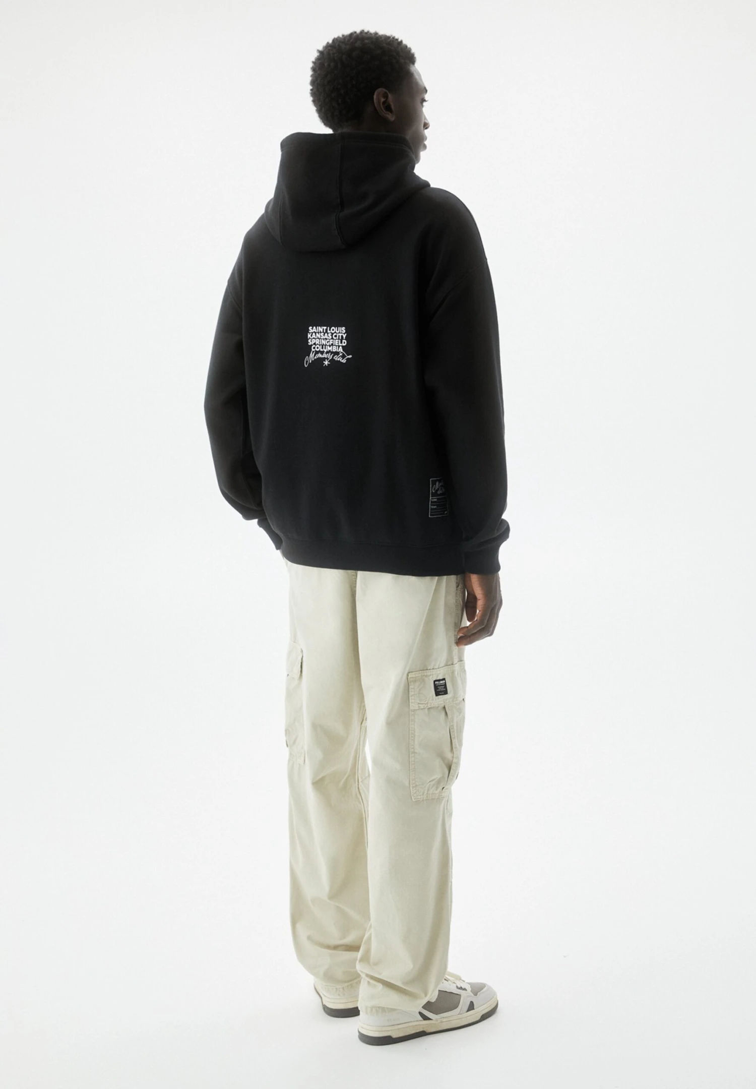 PULL & BEAR Louis Varsity Felpa Con CappuccioBlack Uomo Maglieria E Felpe PUC22S0R1-Q11 3 PULL & BEAR Louis Varsity Felpa Con CappuccioBlack Uomo Maglieria E Felpe PUC22S0R1-Q11 - immagine 3