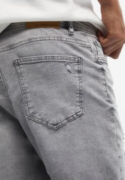 PULL & BEAR Ripped Bermuda - Shorts Di Jeans - Grey -Pull & Bear cfa7bd21b1e648edb8db7863de059c0a