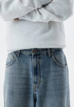 PULL & BEAR Skater - Jeans A Sigaretta - Blue Denim -Pull & Bear d087d4492a41497eb07a89fc4c2cb46d