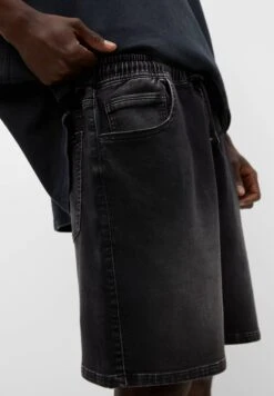 PULL & BEAR Bermuda Trunk - Shorts Di Jeans - Black -Pull & Bear d09811bd2d4b43a58b76dbd6d68fd87b