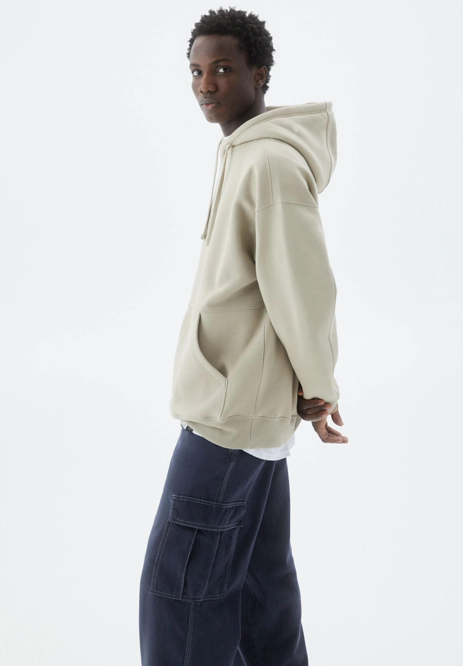 PULL & BEAR Logo - Felpa Con Cappuccio - Beige 6 PULL & BEAR Logo - Felpa Con Cappuccio - Beige - immagine 6