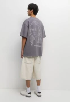 PULL & BEAR Leonardo Da Vinci Line Design T-Shirt Con StampaGrey Uomo T-shirt E Polo PUC22O1PM-C11 12 PULL & BEAR Leonardo Da Vinci Line Design T-Shirt Con StampaGrey Uomo T-shirt E Polo PUC22O1PM-C11 -Pull & Bear d441c93841b4421e85a44a4f11d5b86a