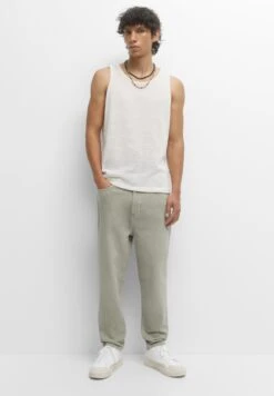 PULL & BEAR Jeans A SigarettaKhaki Uomo Jeans PUC22G0PP-N11 -Pull & Bear d5f8b99836bc43589a46147889706ac9