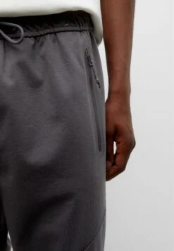 PULL & BEAR Stwd Joggers With ZipsPantaloni SportiviBrown Uomo Pantaloni PUC22E0ES-O11 -Pull & Bear d6e6371fa8954a028981cec4ebd3c7b7