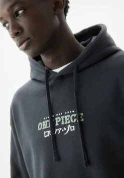 PULL & BEAR One Piece Zoro Felpa Con CappuccioGrey Uomo Maglieria E Felpe PUC22S0R4-C11 12 PULL & BEAR One Piece Zoro Felpa Con CappuccioGrey Uomo Maglieria E Felpe PUC22S0R4-C11 -Pull & Bear d7aaedad52554ae7bd6d6c6690e224b8