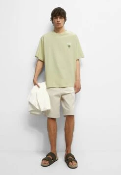 PULL & BEAR Short SleeveWith EmbroideryT-Shirt Con StampaLight Green Uomo T-shirt E Polo PUC22O1ON-M11 -Pull & Bear d83971318dbc4264ae1e6d1d0acdc0dd