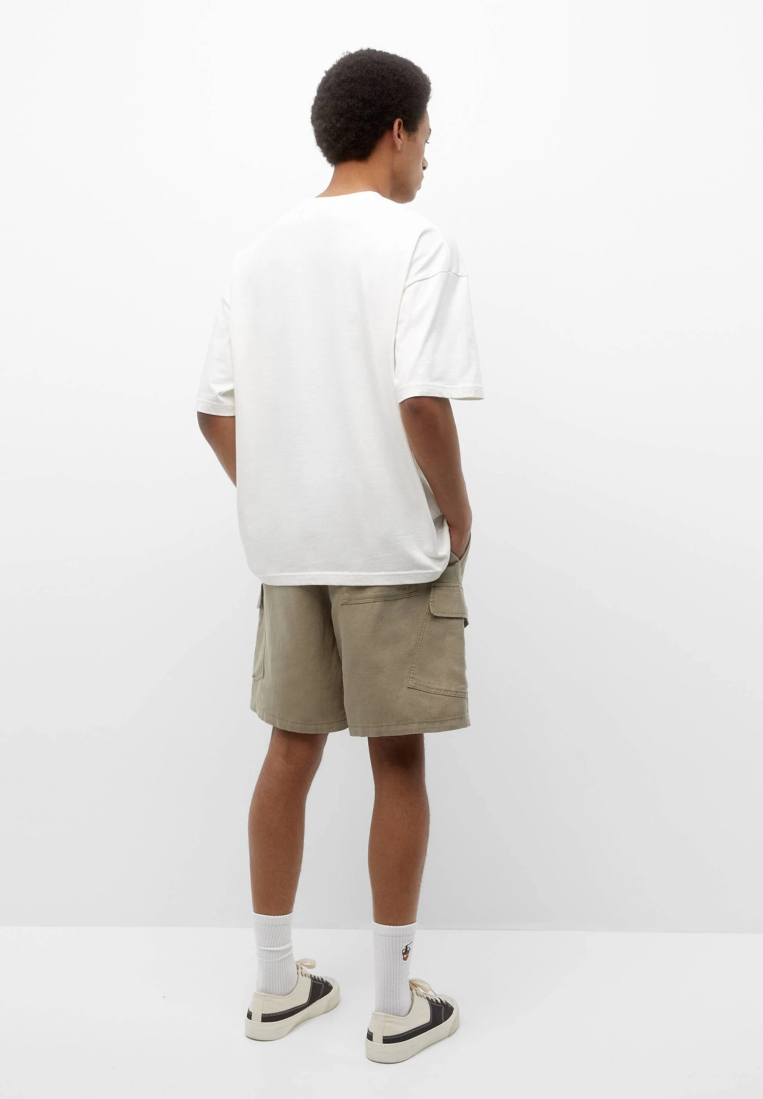 PULL & BEAR Rustic Bermuda- Shorts - Khaki 3 PULL & BEAR Rustic Bermuda- Shorts - Khaki - immagine 3