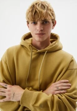 PULL & BEAR Basic ColouredFelpa Con CappuccioMustard Yellow Uomo Maglieria E Felpe PUC21009J-E11 -Pull & Bear d91ede58ab774c1b8e0fc0f859819d23