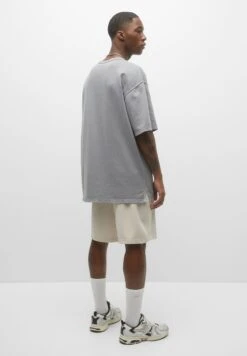 PULL & BEAR Bermuda Jogging - Shorts - Sand -Pull & Bear da1c3a056d5e45388b34d0b987b76041