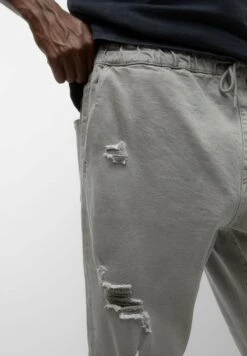 PULL & BEAR RippedJeans BaggyKhaki Uomo Jeans PUC22G0OP-N11 -Pull & Bear db0dc941fc42499cadd18fa14d3f35a1