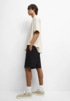 PULL & BEAR Bermuda Jogging - Shorts - Black -Pull & Bear dd1a54391be6415facc70a75c22b7ba8