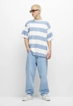 PULL & BEAR Striped Short SleeveT-Shirt Con StampaBlue Uomo T-shirt E Polo PUC22O1KJ-K11 11 PULL & BEAR Striped Short SleeveT-Shirt Con StampaBlue Uomo T-shirt E Polo PUC22O1KJ-K11 -Pull & Bear dd2971f9532e4962b980038292037348
