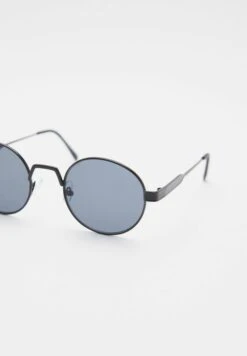 PULL & BEAR Round Occhiali Da SoleBlack Uomo Occhiali Da Sole PUC52K012-Q11 9 PULL & BEAR Round Occhiali Da SoleBlack Uomo Occhiali Da Sole PUC52K012-Q11 -Pull & Bear df7fe50ff5eb4132bc1a6cc0f41f38c3