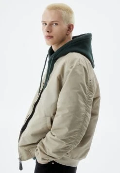 PULL & BEAR Basic PaddedGiubbotto BomberSand Uomo Giacche PUC22T0SR-B11 -Pull & Bear e2d64c8845ff48539214c78ec33b5f9e