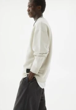 PULL & BEAR Round Neck With Photographic FelpaWhite Uomo Maglieria E Felpe PUC22S0QM-A11 -Pull & Bear e633141a881f4dd79d08bbcdbf6c7dcd