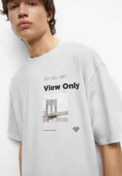 PULL & BEAR Grey Stwd Print- T-Shirt Con Stampa - Light Grey -Pull & Bear e6c9677f63184eadb50a822dde4a7918