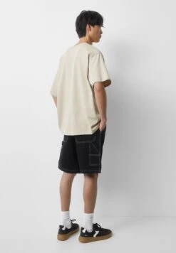 PULL & BEAR Short Sleeve Stwd Skeleton T-Shirt Con StampaSand Uomo T-shirt E Polo PUC22O1PI-B11 -Pull & Bear e72c8d54aa3c4b1886f868cb43a27d5d