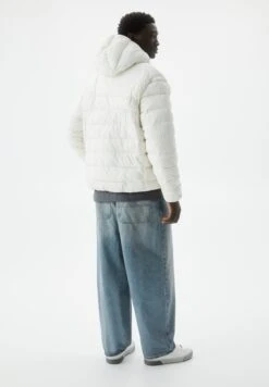 PULL & BEAR LightweightGiacca InvernaleWhite Uomo Giacche PUC22T0ST-A11 -Pull & Bear e7594cba460a4d709ede7092de0ca0c5