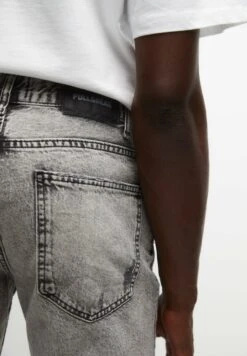 PULL & BEAR BermudaShorts Di JeansGrey Uomo Jeans PUC22F0CZ-C11 -Pull & Bear e842b1480fa0421a844e296f3f5be257