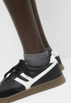 PULL & BEAR Pack Of 4 Pairs Of AnkleCalzeBlack Uomo Intimo PUC82F06U-Q11