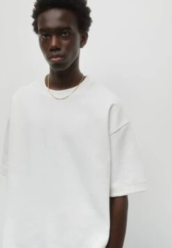 PULL & BEAR PlushT-Shirt BasicWhite Uomo T-shirt E Polo PUC22O1KE-A11 -Pull & Bear e8abcb449c774733b4be26f8f4f2dffe