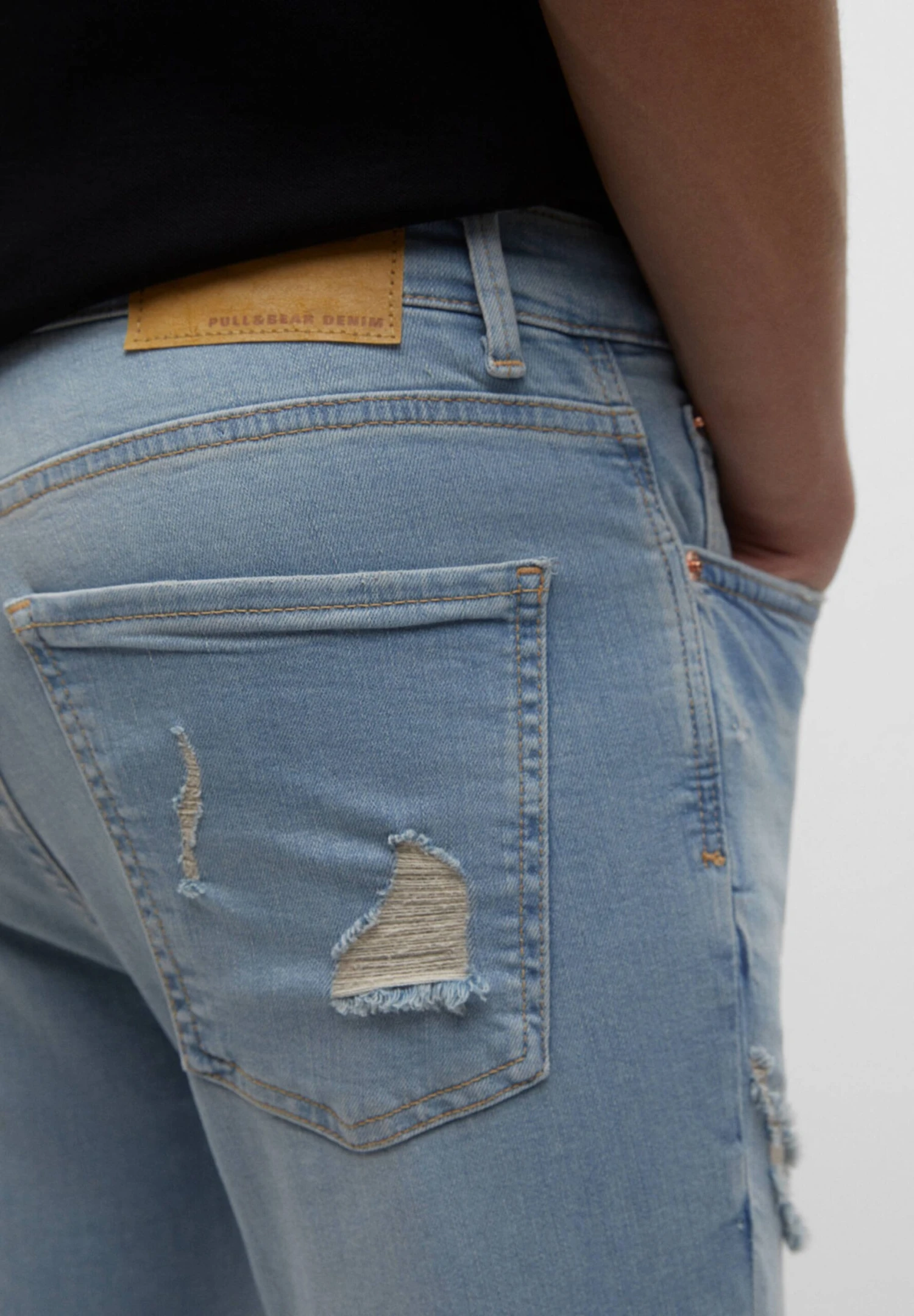 PULL & BEAR Ripped - Jeans Slim Fit - Light Blue 5 PULL & BEAR Ripped - Jeans Slim Fit - Light Blue - immagine 5