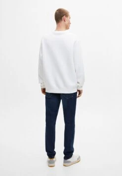 PULL & BEAR Slim Fit Jeans Slim FitDark Blue Denim Uomo Jeans PUC22G0KW-K11 -Pull & Bear e9e7e09f67d44a729c868f8f2b4c6090