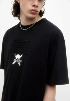 PULL & BEAR One Piece - T-Shirt Con Stampa - Black 9 PULL & BEAR One Piece - T-Shirt Con Stampa - Black -Pull & Bear ea0e6e2c7ccd465a85de6a7255209ab1