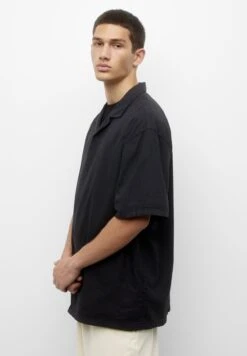 PULL & BEAR Basic Short SleeveCamiciaBlack Uomo Camicie PUC22D0JR-Q11 11 PULL & BEAR Basic Short SleeveCamiciaBlack Uomo Camicie PUC22D0JR-Q11 -Pull & Bear ec6e9896a0f44777b81fa59aab6aa389