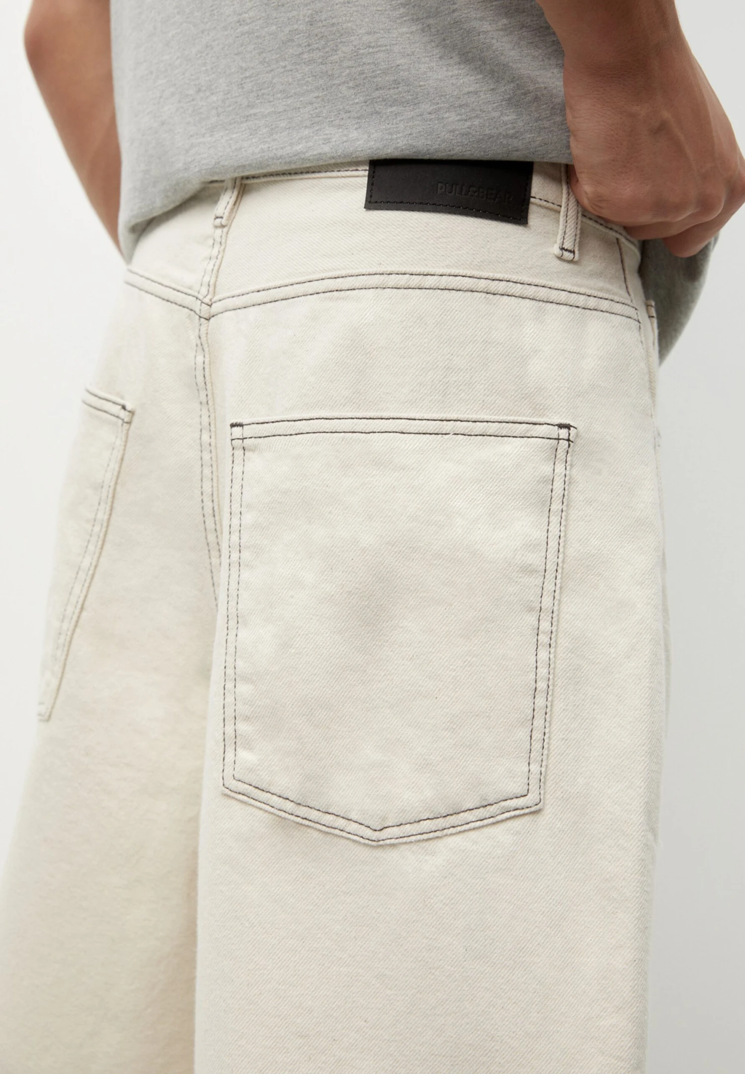 PULL & BEAR Baggy Fit Wide-Leg-Bermuda Shorts Di JeansBeige Uomo Jeans PUC22F0DH-B11 5 PULL & BEAR Baggy Fit Wide-Leg-Bermuda Shorts Di JeansBeige Uomo Jeans PUC22F0DH-B11 - immagine 5