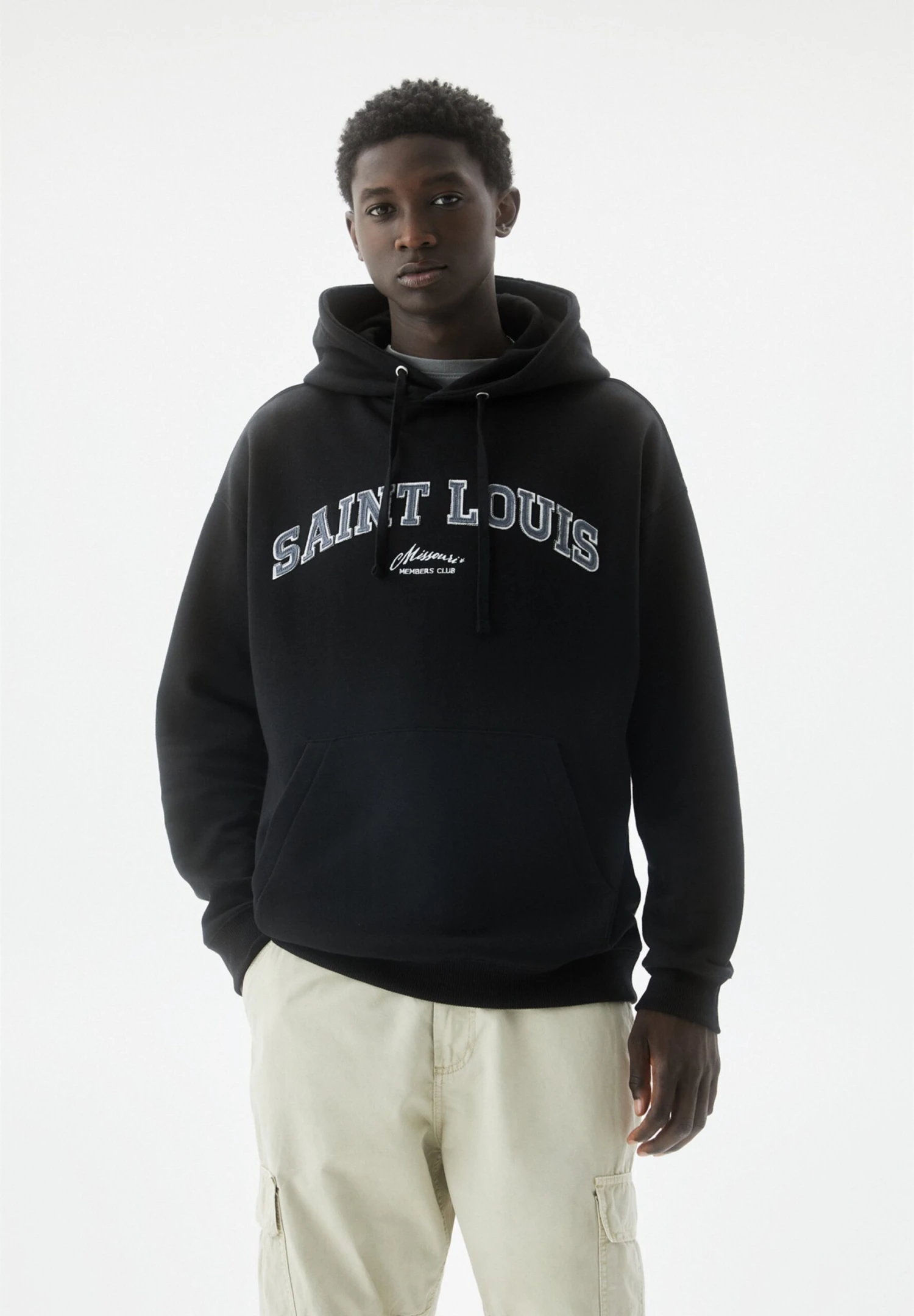 PULL & BEAR Louis Varsity Felpa Con CappuccioBlack Uomo Maglieria E Felpe PUC22S0R1-Q11 1 PULL & BEAR Louis Varsity Felpa Con CappuccioBlack Uomo Maglieria E Felpe PUC22S0R1-Q11