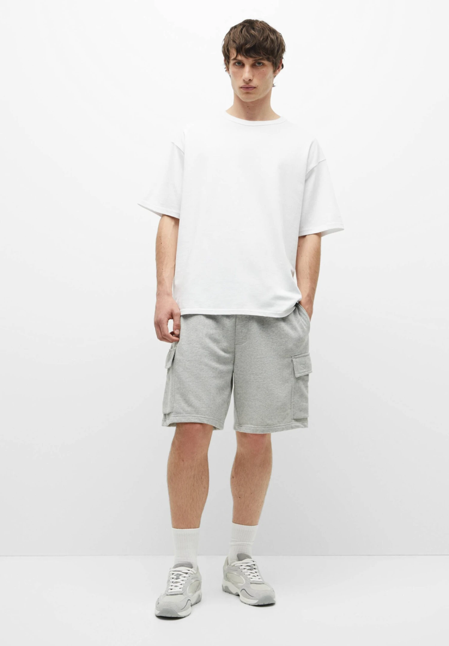 PULL & BEAR Bermuda Straight - Shorts - Grey 2 PULL & BEAR Bermuda Straight - Shorts - Grey - immagine 2