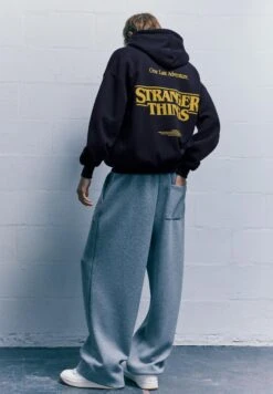 PULL & BEAR STRANGER THINGS - Felpa Con Cappuccio - Dark Blue -Pull & Bear f340ee46433d4229b808873ba94b045c